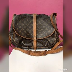 🎉SOLD🎉Louis Vuitton Crossbody Bag